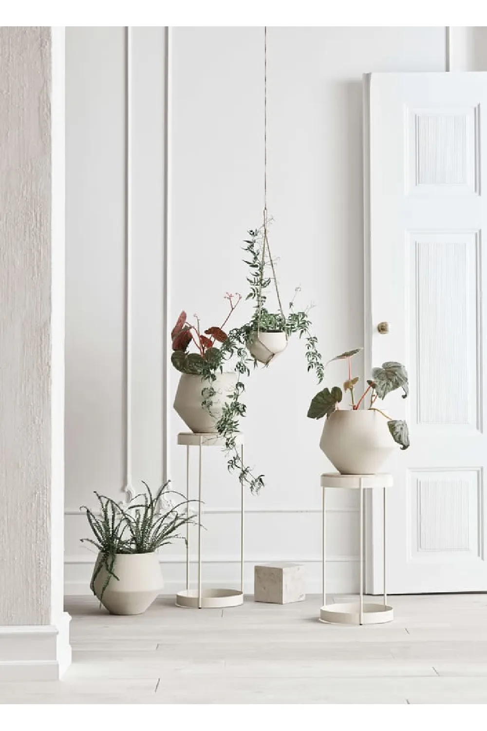 Cream Steel-Framed Round Coffee Table | Bolia Drum