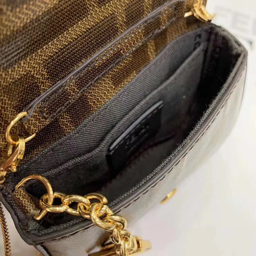 EN   Designer bags by Fendi 020
