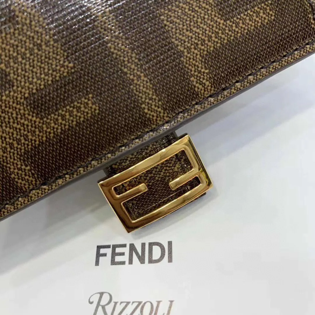 EN   Designer bags by Fendi 020