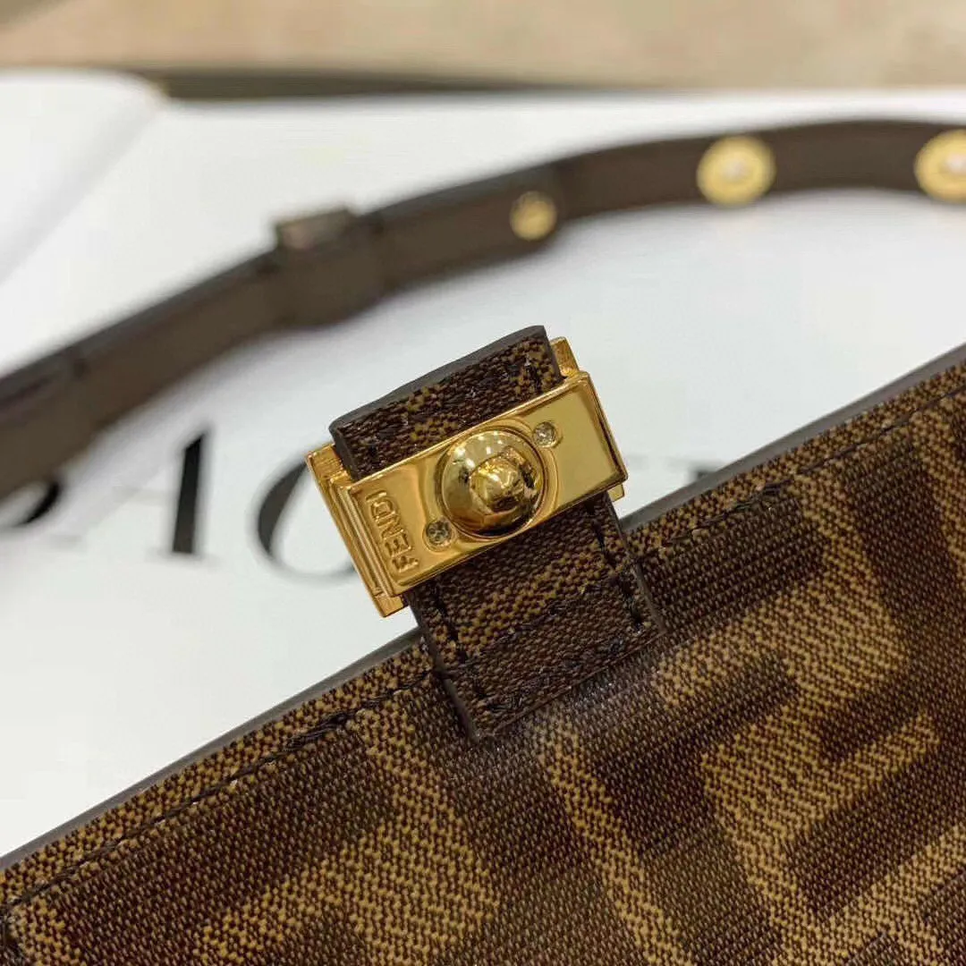 EN   Designer bags by Fendi 020