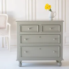 Ivy Cottage Dresser