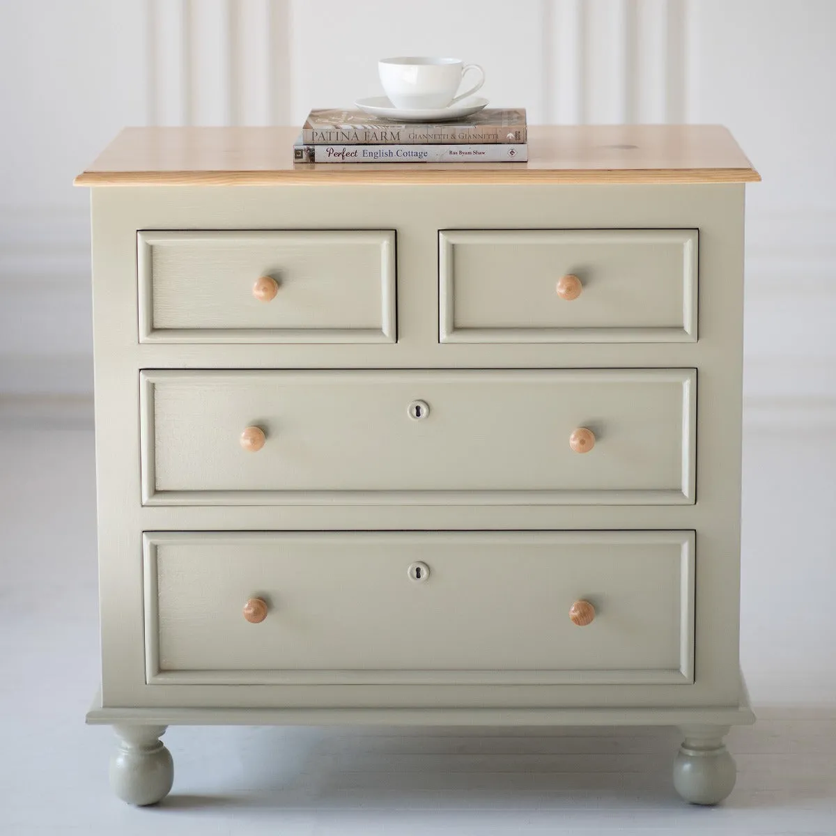 Ivy Cottage Dresser