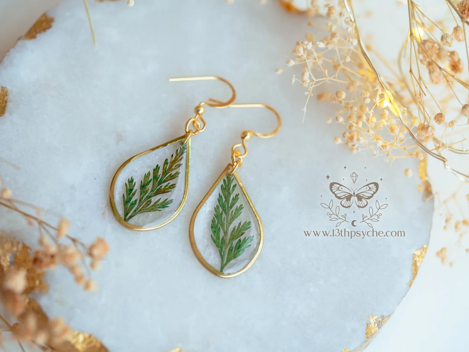 Teardrop shape earrings with Real fern leaves