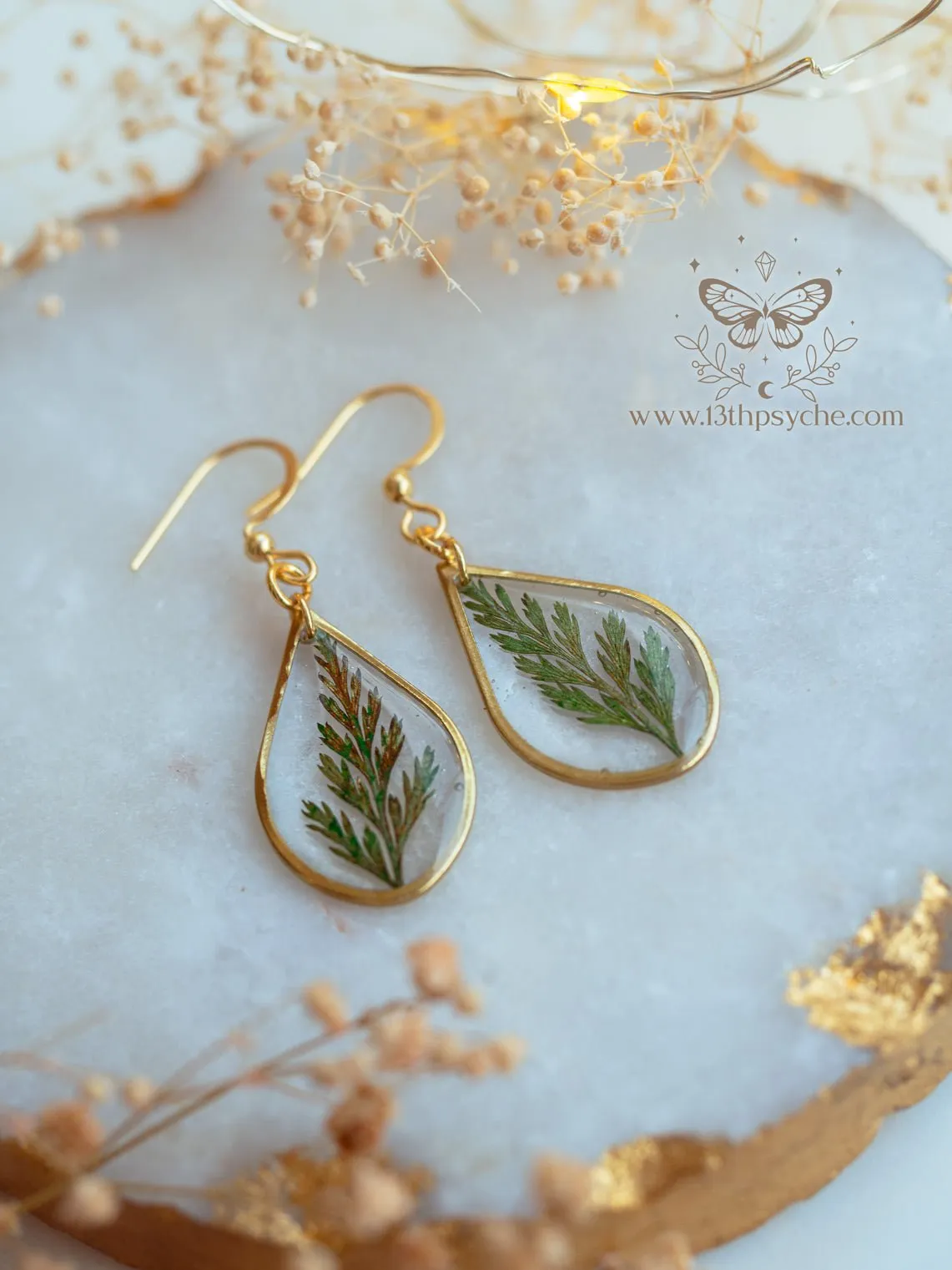 Teardrop shape earrings with Real fern leaves