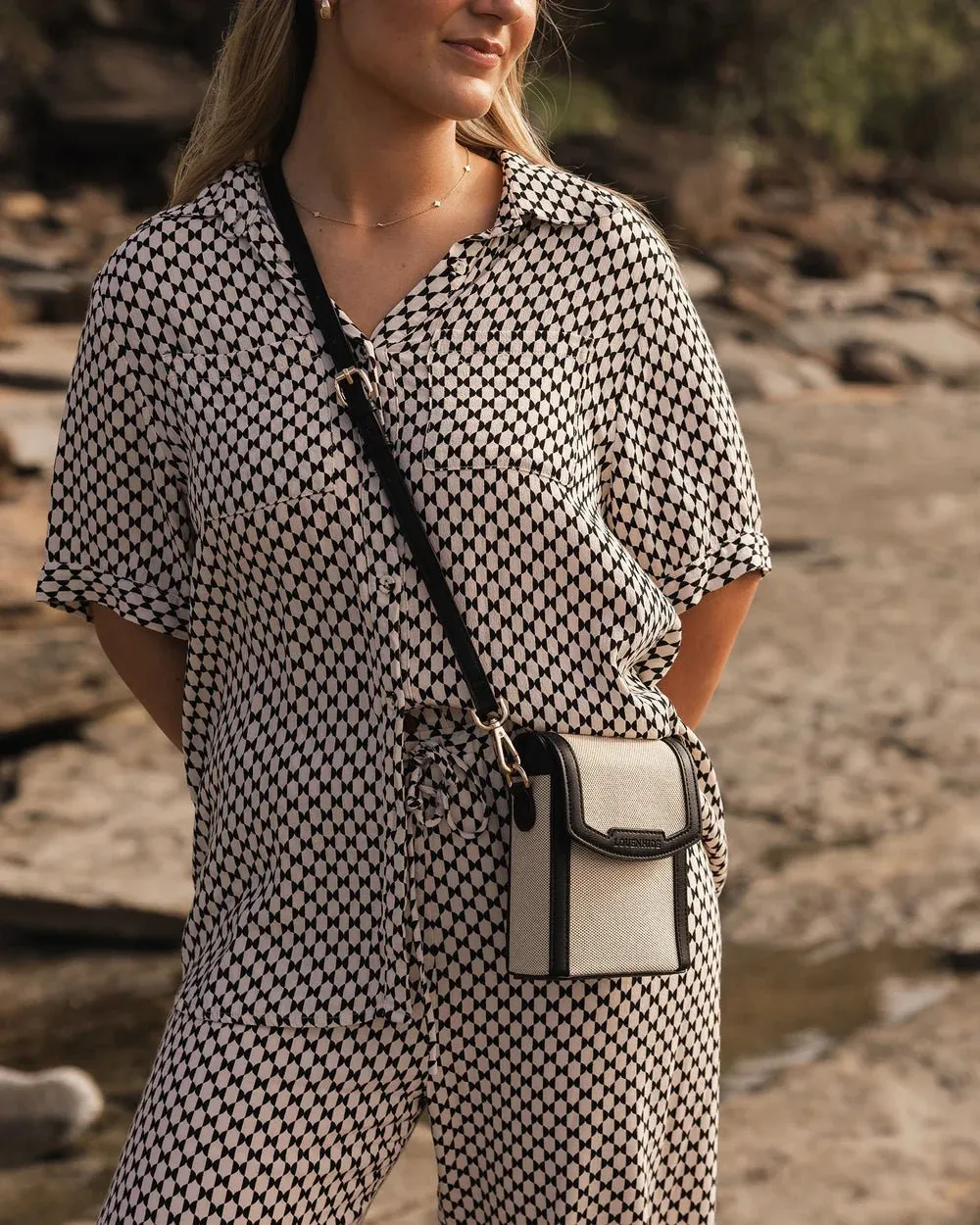 YOKO CANVAS PHONE BAG BLACK