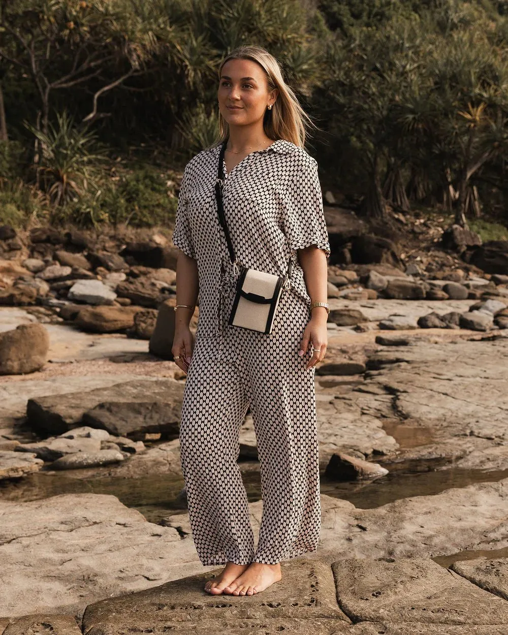 YOKO CANVAS PHONE BAG BLACK